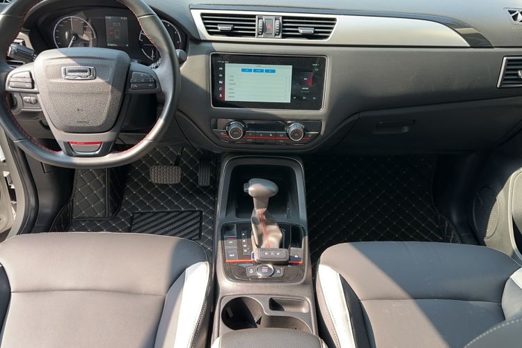 Used Qoros 5 2019 1.6T Automatic Zhiyun Connect (AliOS) Edition Prestige Model Center Console