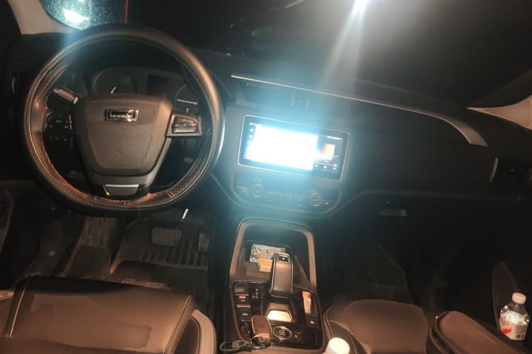 Used Qoros 5 2019 Qoros 5S 1.6 TGDI Leading Model Center Console