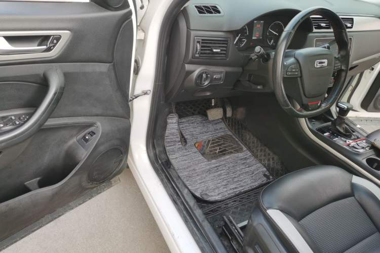 Used Qoros 5 2019 1.6T Automatic Zhiyun Connect (AliOS) Edition Prestige Model Driver Seat