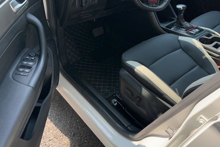 Used Qoros 5 2019 1.6T Automatic Zhiyun Connect (AliOS) Edition Prestige Model Driver Seat