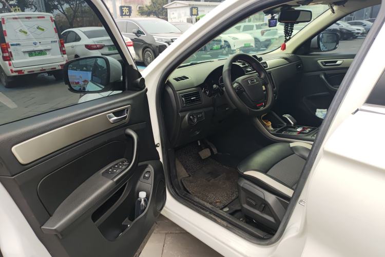 Used Qoros 5 2019 Qoros 5S 1.6 TGDI Prestige Model Driver Seat