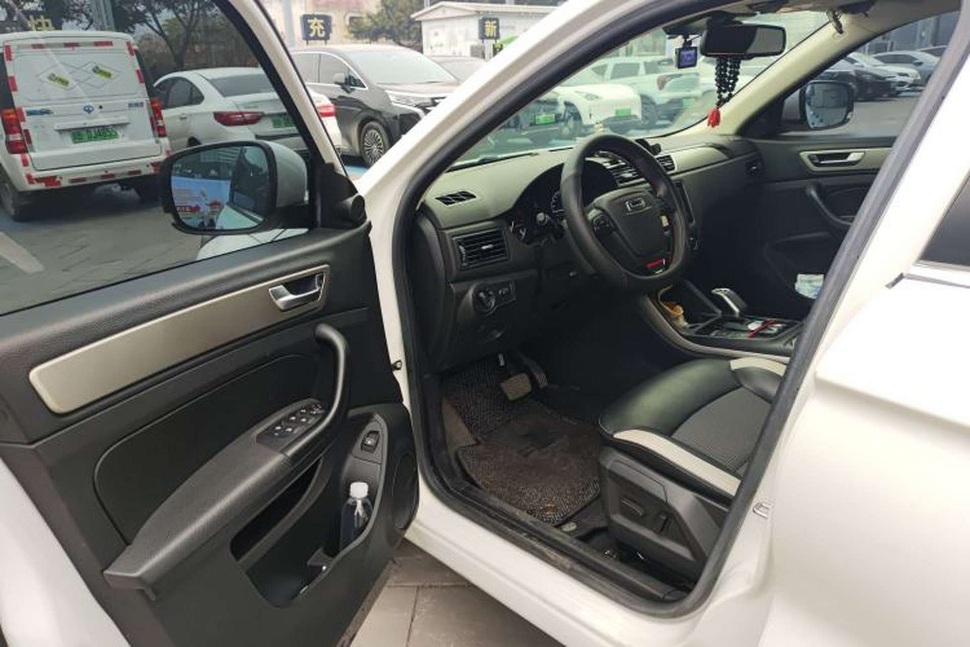 Used Qoros 5 2019 Qoros 5S 1.6 TGDI Prestige Model Driver Seat