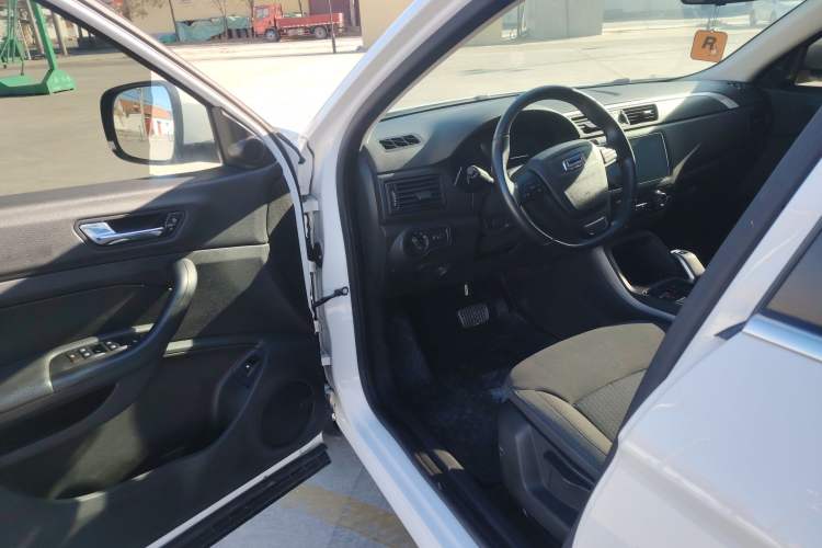 Used Qoros 5 2019 Qoros 5S 1.6 TGDI Leading Model Driver Seat
