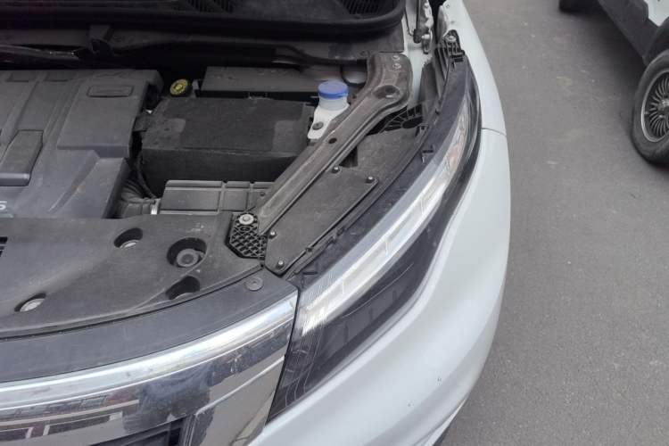 Used Qoros 5 2019 1.6T Automatic Zhiyun Connect (AliOS) Edition Prestige Model Engine Bay Left