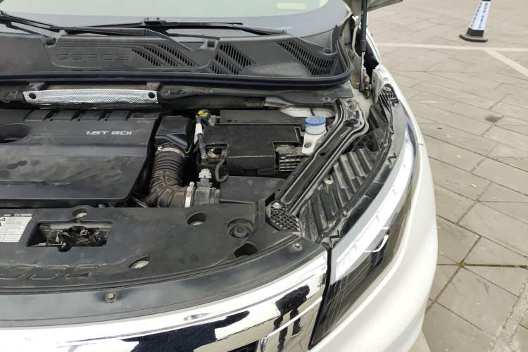Used Qoros 5 2019 Qoros 5S 1.6 TGDI Prestige Model Engine Bay Left