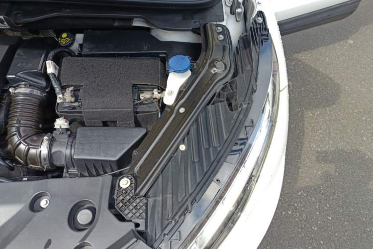 Used Qoros 5 2019 Qoros 5S 1.6 TGDI Prestige Model Engine Bay Left
