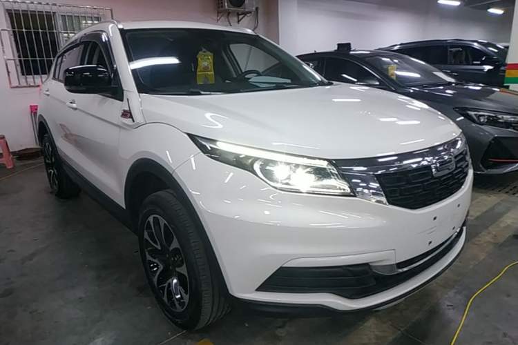 Used Qoros 5 2019 Qoros 5S 1.6 TGDI Prestige Model Front Right 45 Deg