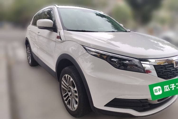 Used Qoros 5 2019 1.6T Automatic Zhiyun Connect (AliOS) Edition Prestige Model Front Right 45 Deg