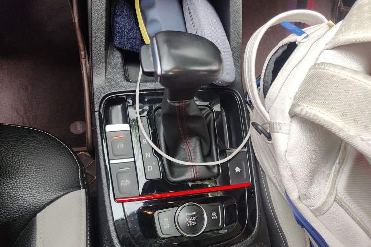 Used Qoros 5 2019 1.6T Automatic Zhiyun Connect (AliOS) Edition Prestige Model Gear Lever