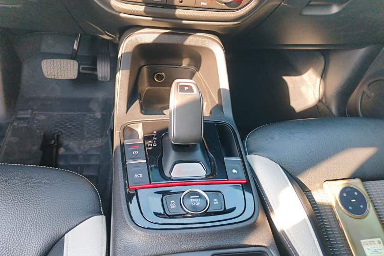 Used Qoros 5 2019 Qoros 5S 1.6 TGDI Prestige Model Gear Lever