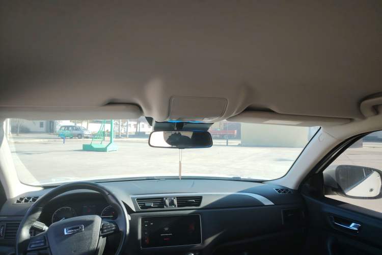 Used Qoros 5 2019 Qoros 5S 1.6 TGDI Leading Model Headliner