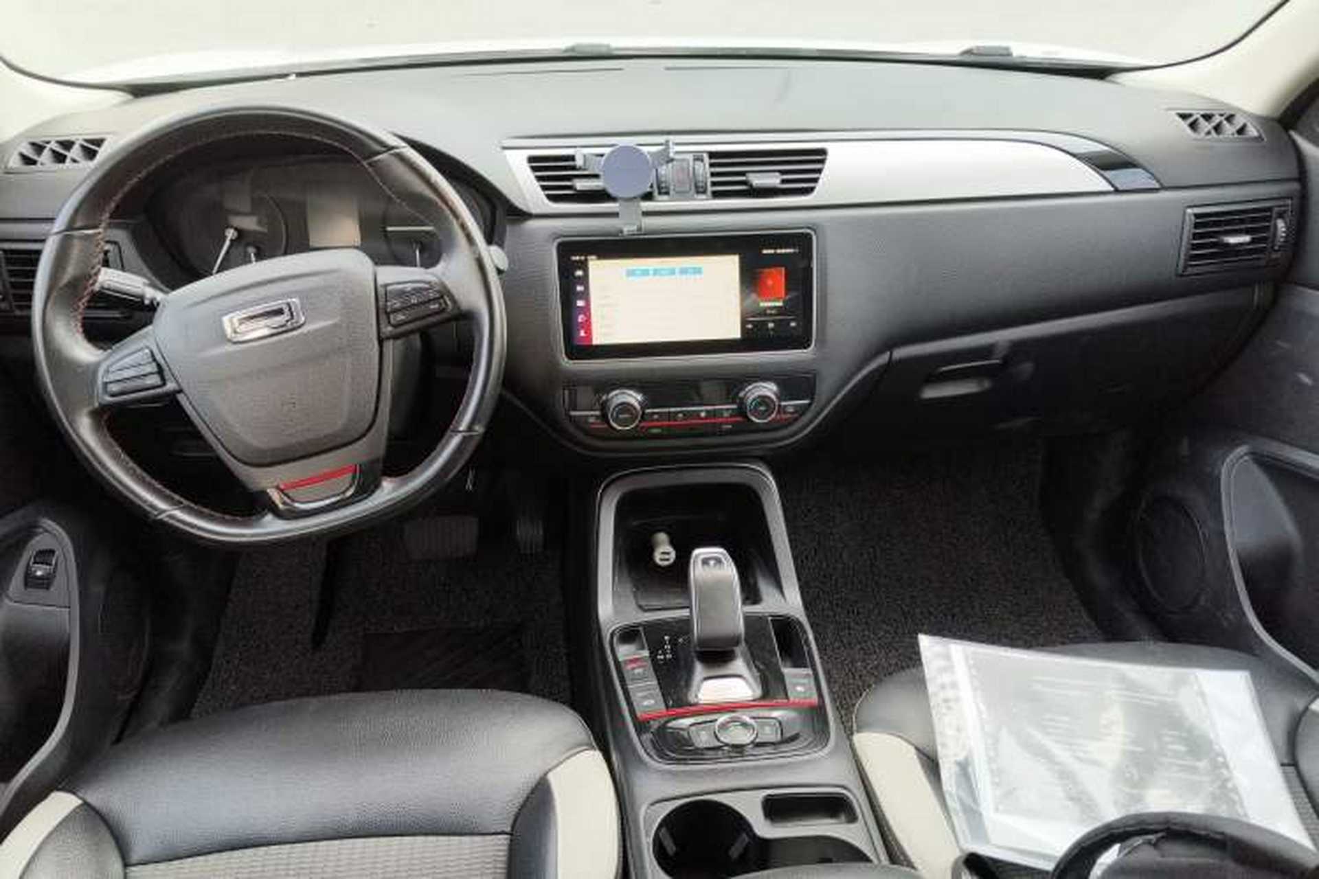 Used Qoros 5 2019 Qoros 5S 1.6 TGDI Prestige Model Interior 2