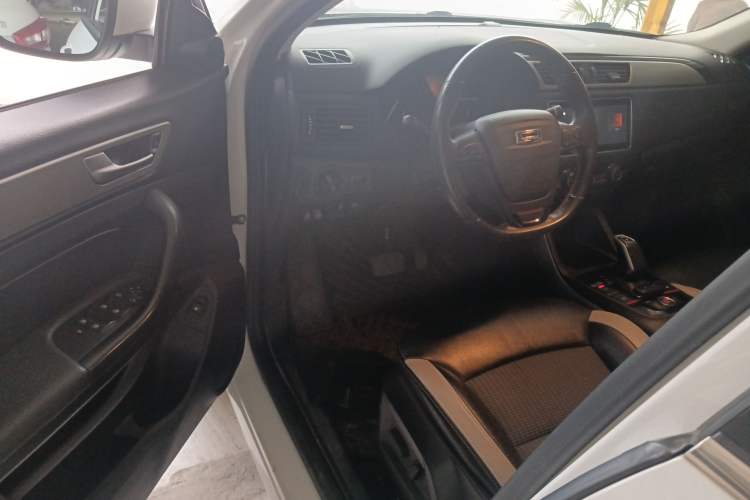 Used Qoros 5 2019 Qoros 5S 1.6 TGDI Prestige Model Interior 3