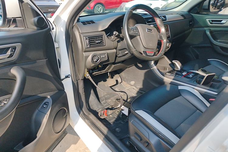 Used Qoros 5 2019 Qoros 5S 1.6 TGDI Prestige Model Interior 3