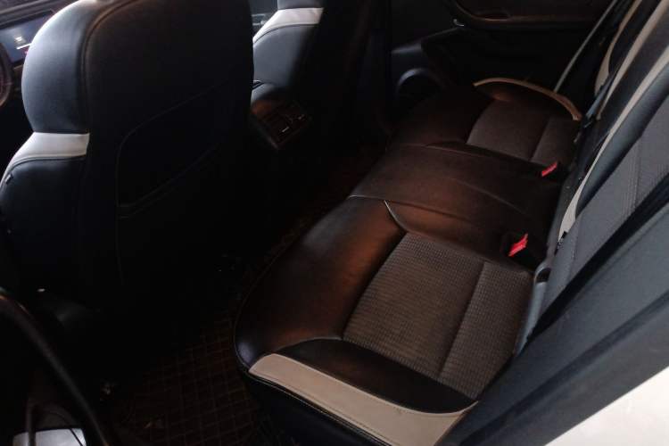 Used Qoros 5 2019 Qoros 5S 1.6 TGDI Prestige Model Interior 4