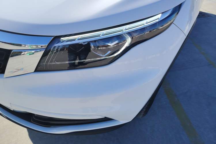 Used Qoros 5 2019 Qoros 5S 1.6 TGDI Leading Model Left Front Headlight