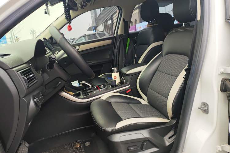 Used Qoros 5 2019 Qoros 5S 1.6 TGDI Prestige Model Left Front Seat