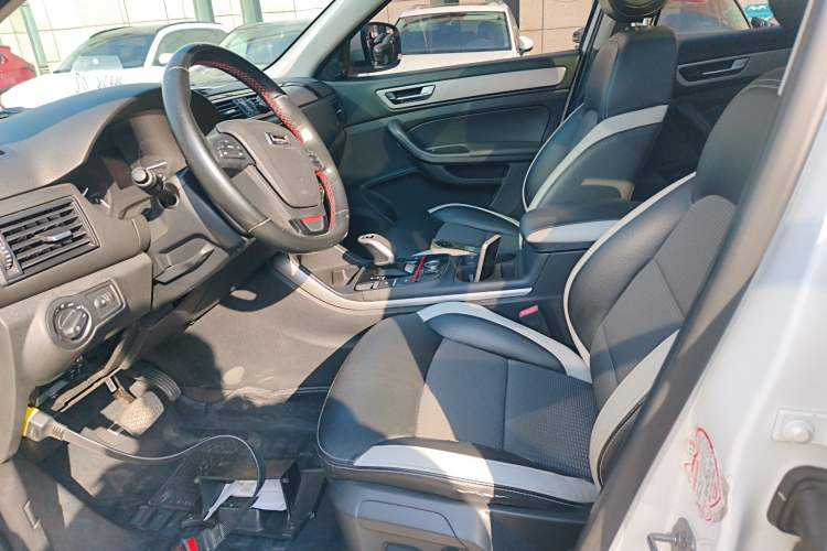 Used Qoros 5 2019 Qoros 5S 1.6 TGDI Prestige Model Left Front Seat