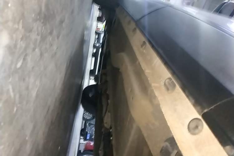Used Qoros 5 2019 Qoros 5S 1.6 TGDI Prestige Model Left Side Sill