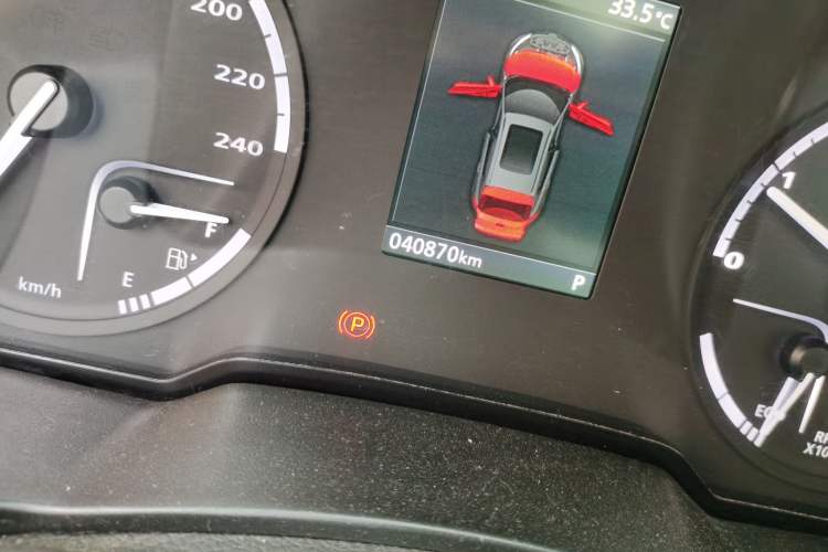 Used Qoros 5 2019 1.6T Automatic Zhiyun Connect (AliOS) Edition Prestige Model Odometer Close Up