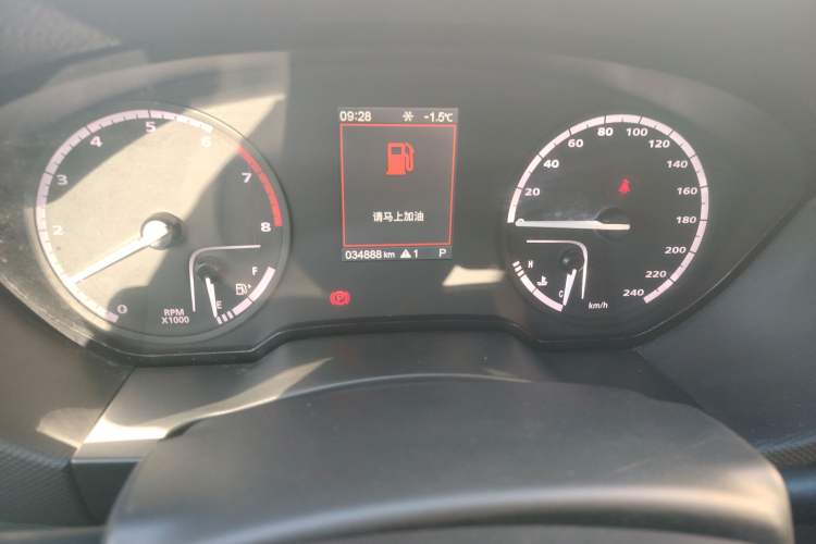 Used Qoros 5 2019 Qoros 5S 1.6 TGDI Leading Model Odometer Close Up