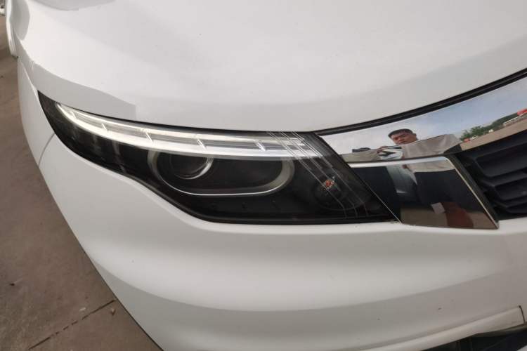 Used Qoros 5 2019 1.6T Automatic Zhiyun Connect (AliOS) Edition Prestige Model Right Front Headlight