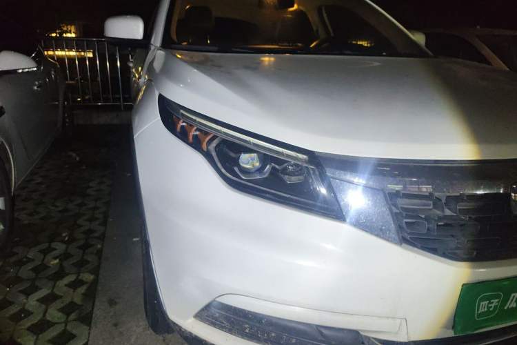 Used Qoros 5 2019 Qoros 5S 1.6 TGDI Leading Model Right Front Headlight