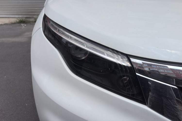 Used Qoros 5 2019 1.6T Automatic Zhiyun Connect (AliOS) Edition Prestige Model Right Front Headlight