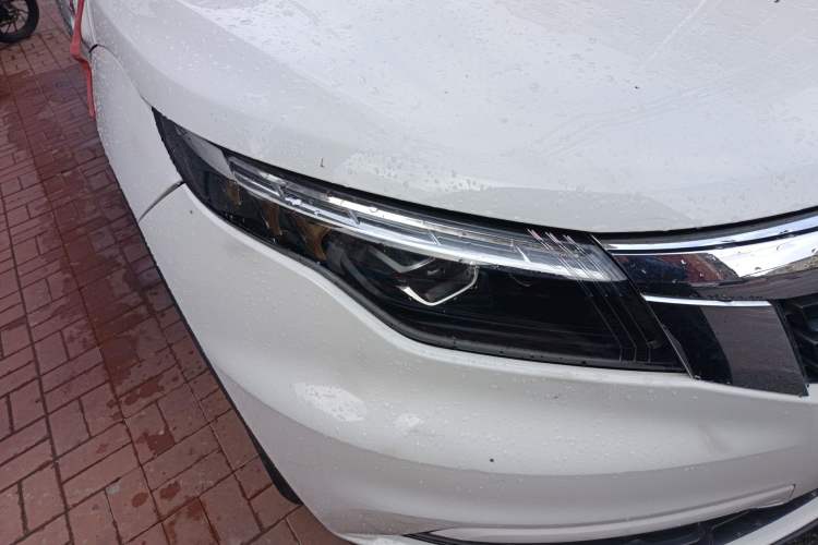 Used Qoros 5 2019 Qoros 5S 1.6 TGDI Prestige Model Right Front Headlight