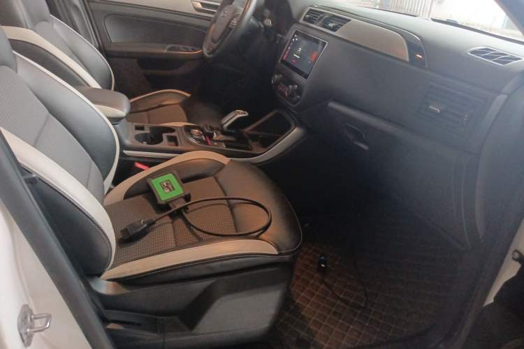 Used Qoros 5 2019 Qoros 5S 1.6 TGDI Prestige Model Right Front Seat