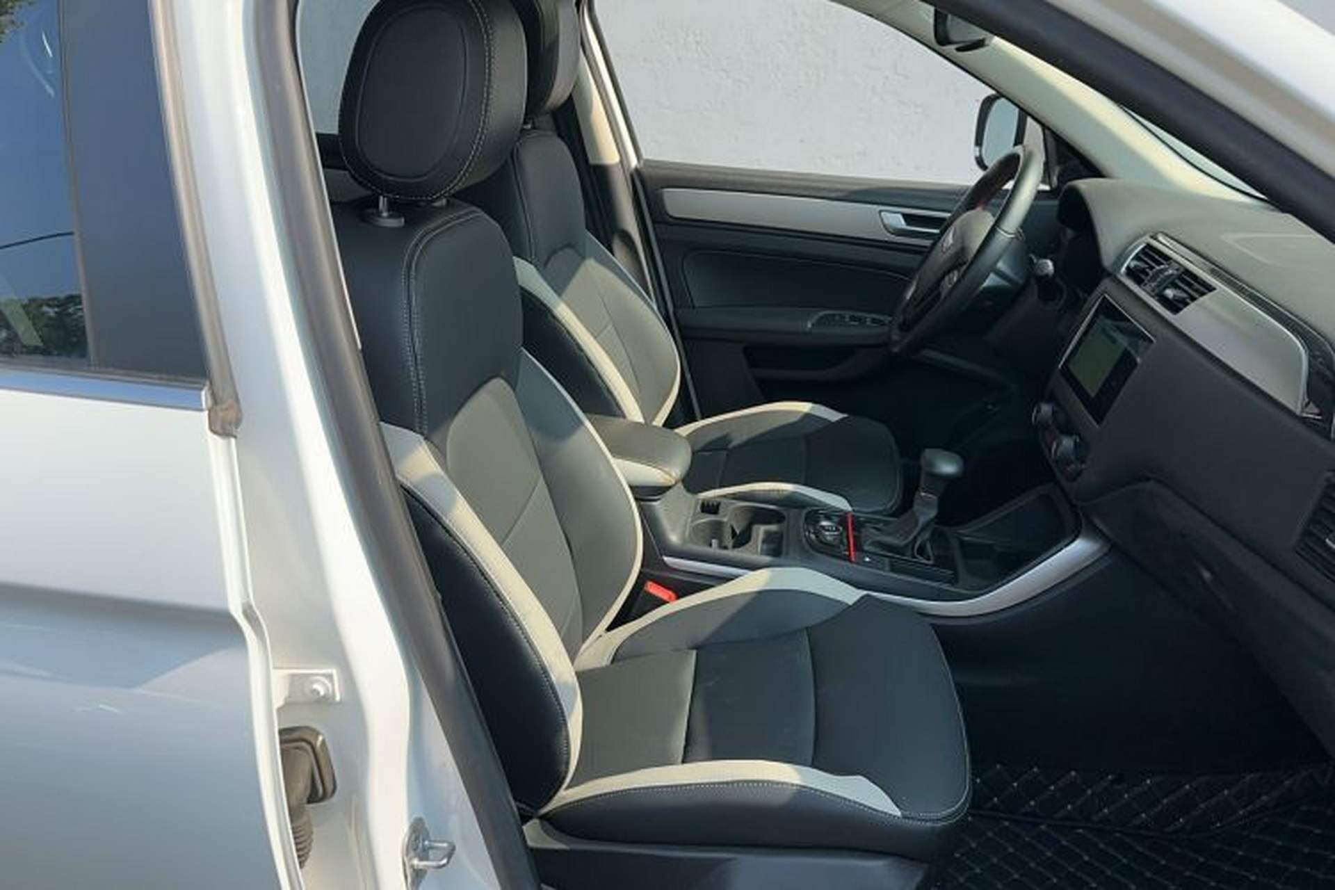 Used Qoros 5 2019 1.6T Automatic Zhiyun Connect (AliOS) Edition Prestige Model Right Front Seat