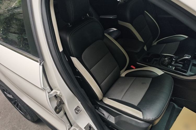Used Qoros 5 2019 Qoros 5S 1.6 TGDI Leading Model Right Front Seat