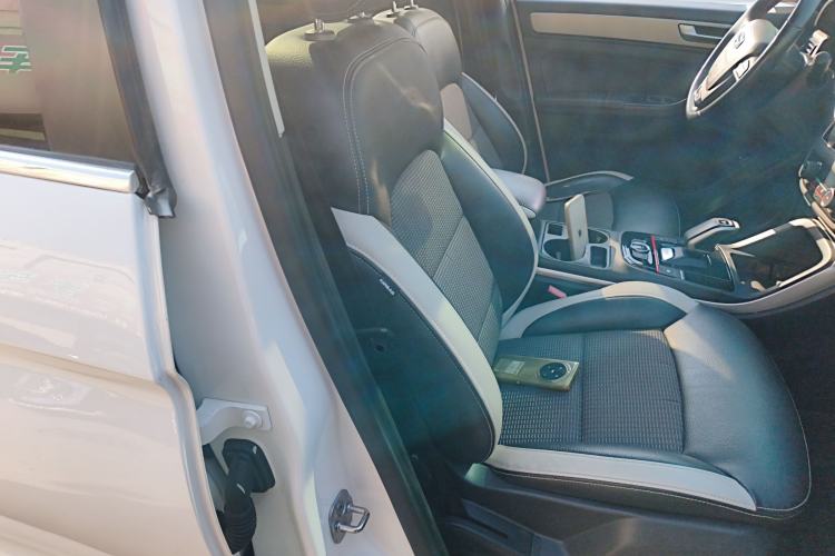Used Qoros 5 2019 Qoros 5S 1.6 TGDI Prestige Model Right Front Seat