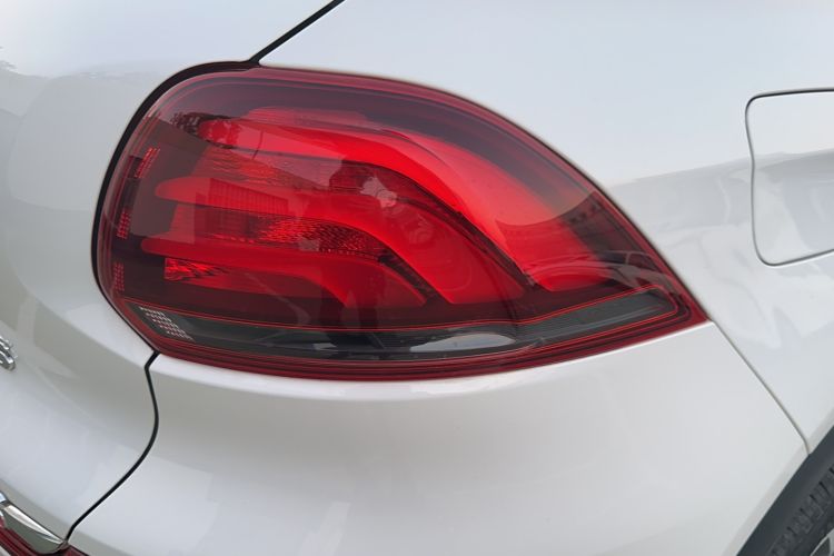 Used Qoros 5 2019 1.6T Automatic Zhiyun Connect (AliOS) Edition Prestige Model Right Rear Taillight