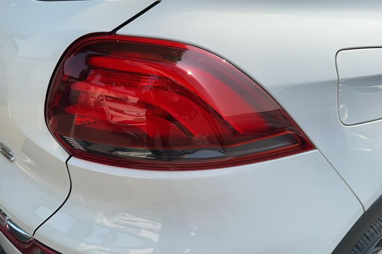 Used Qoros 5 2019 1.6T Automatic Zhiyun Connect (AliOS) Edition Prestige Model Right Rear Taillight