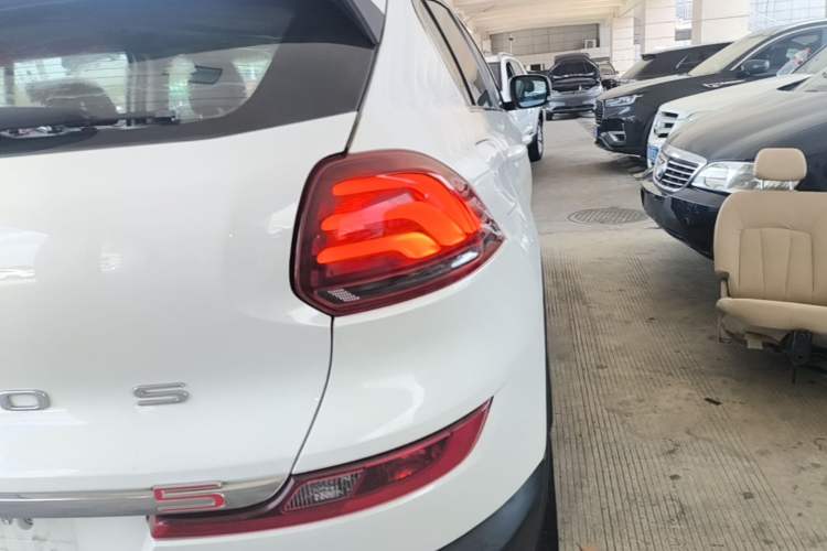 Used Qoros 5 2019 1.6T Automatic Zhiyun Connect (AliOS) Edition Prestige Model Right Rear Taillight