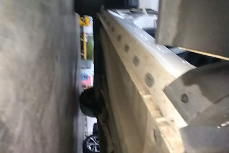 Used Qoros 5 2019 Qoros 5S 1.6 TGDI Prestige Model Right Side Sill
