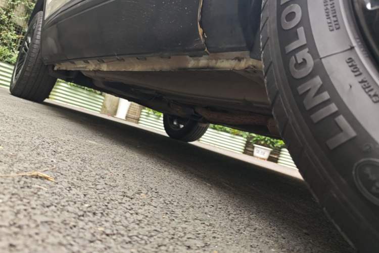 Used Qoros 5 2019 Qoros 5S 1.6 TGDI Leading Model Right Side Sill