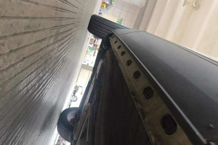 Used Qoros 5 2019 1.6T Automatic Zhiyun Connect (AliOS) Edition Prestige Model Right Side Sill