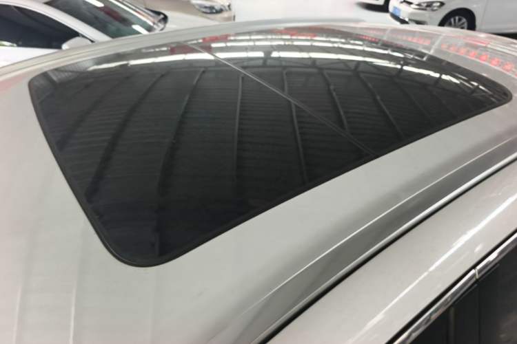 Used Qoros 5 2019 1.6T Automatic Zhiyun Connect (AliOS) Edition Prestige Model Roof