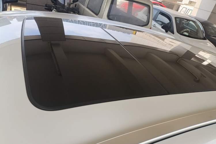 Used Qoros 5 2019 1.6T Automatic Zhiyun Connect (AliOS) Edition Prestige Model Roof
