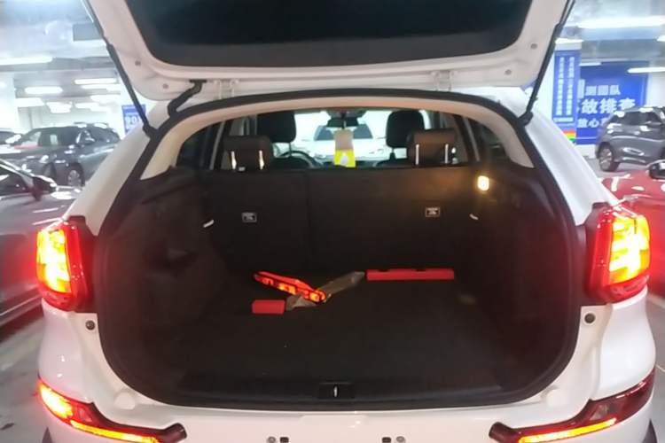 Used Qoros 5 2019 Qoros 5S 1.6 TGDI Prestige Model Trunk