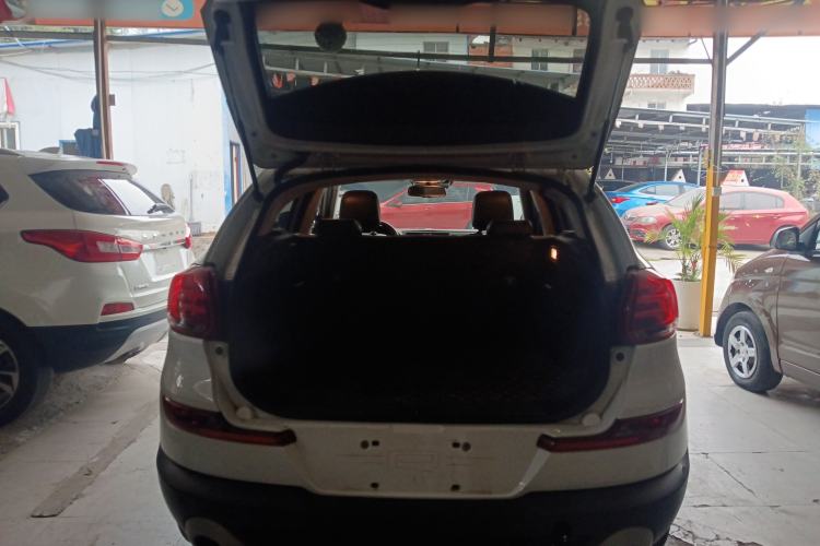 Used Qoros 5 2019 Qoros 5S 1.6 TGDI Prestige Model Trunk