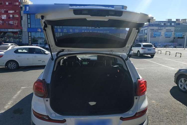 Used Qoros 5 2019 1.6T Automatic Zhiyun Connect (AliOS) Edition Prestige Model Trunk