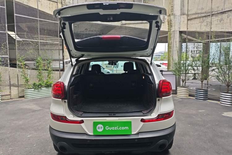 Used Qoros 5 2019 Qoros 5S 1.6 TGDI Leading Model Trunk