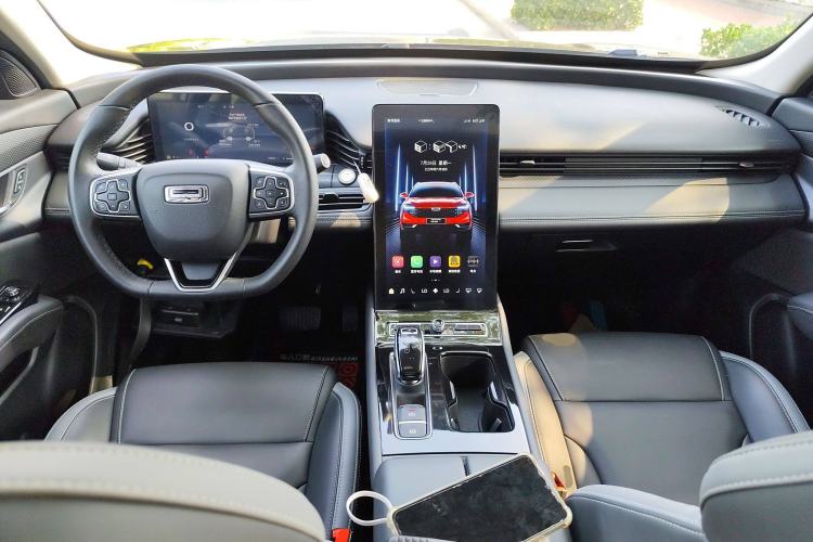 Used Qoros 7 2020 1.6T Escort Elite Model Center Console