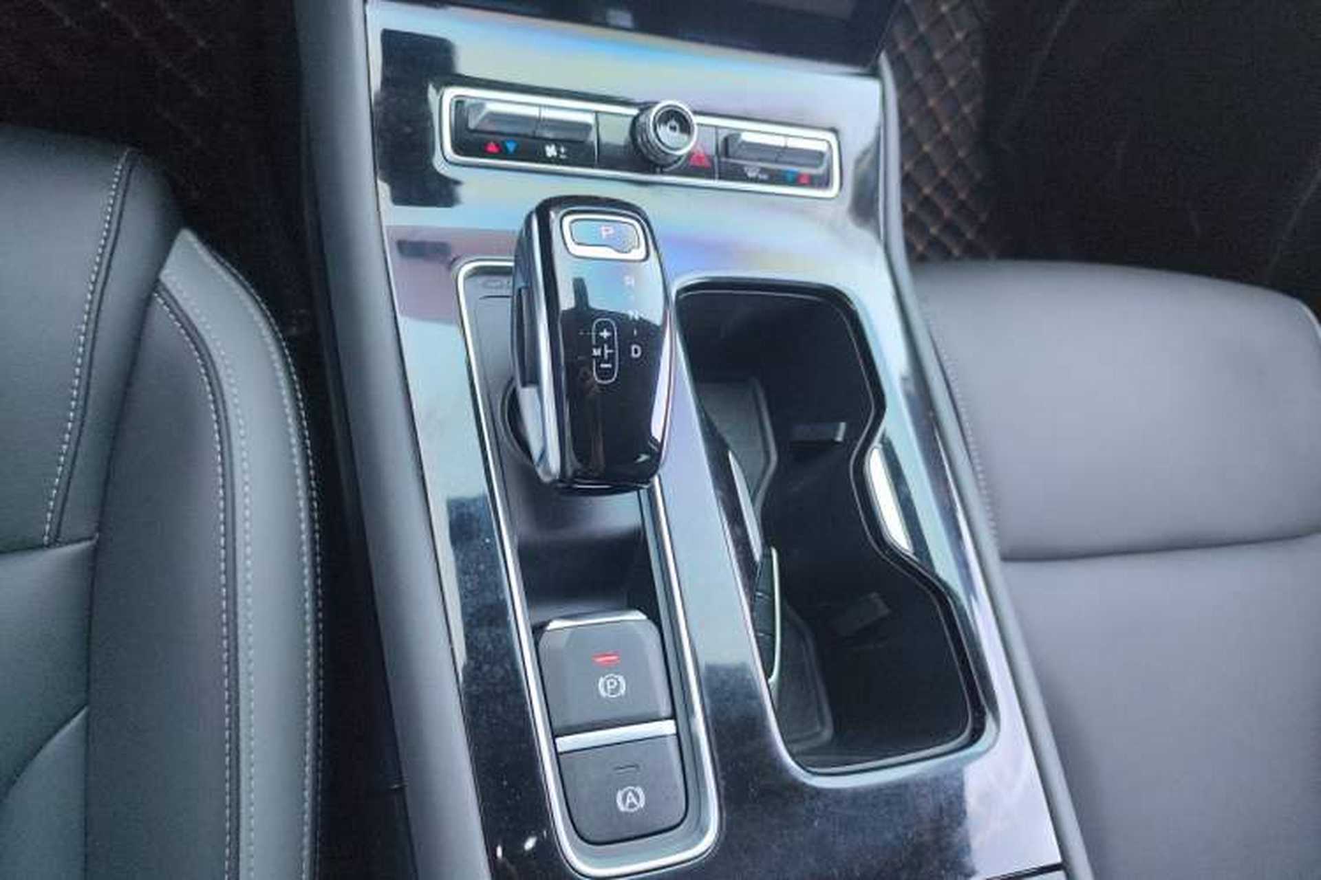 Used Qoros 7 2020 1.6T Escort Elite Model Gear Lever