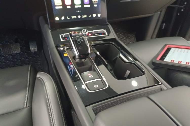 Used Qoros 7 2020 1.8T Flagship Navigation Model Gear Lever