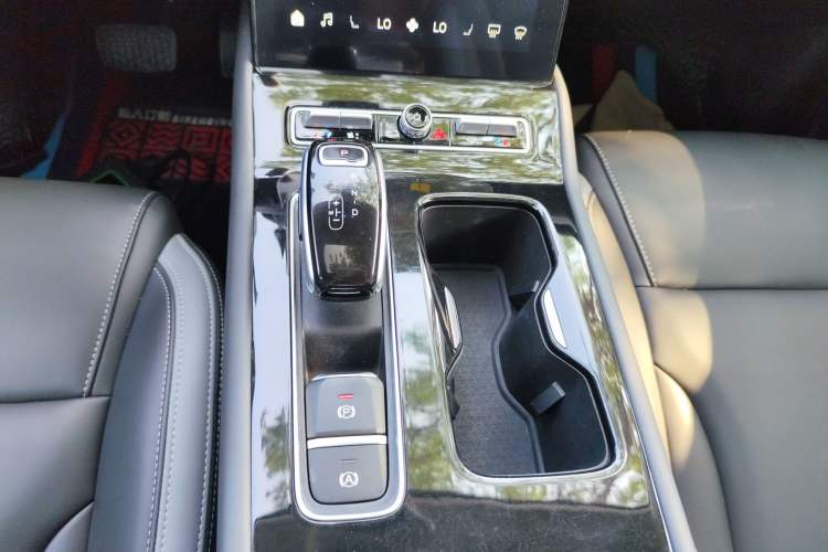 Used Qoros 7 2020 1.6T Escort Elite Model Gear Lever