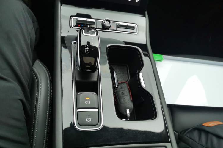 Used Qoros 7 2020 1.8T Escort Elite Edition Gear Lever